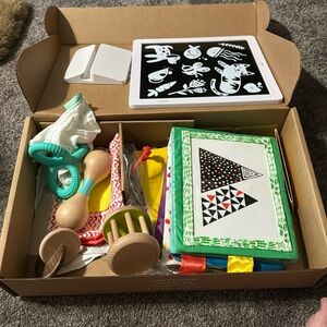 Lovevery Charmer box 3-4 months